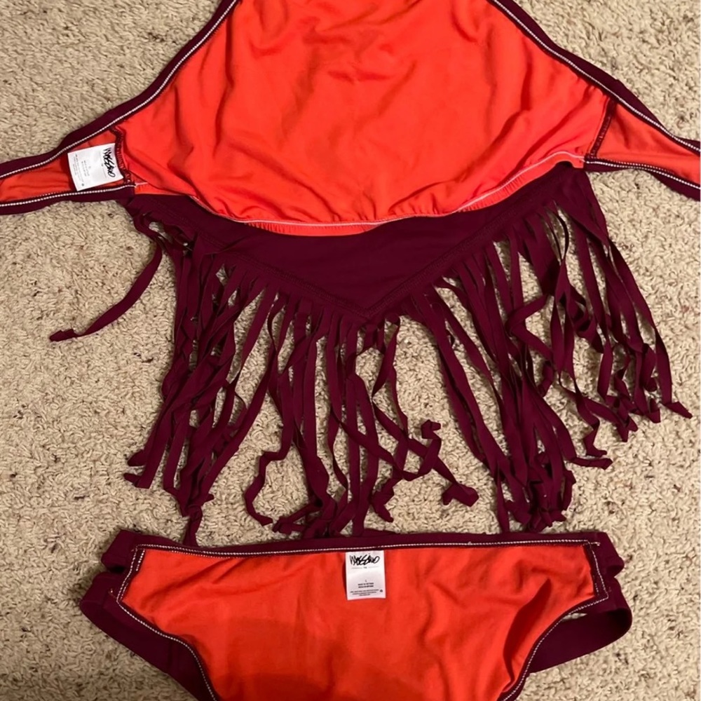 Bikini - Picture 8 of 9